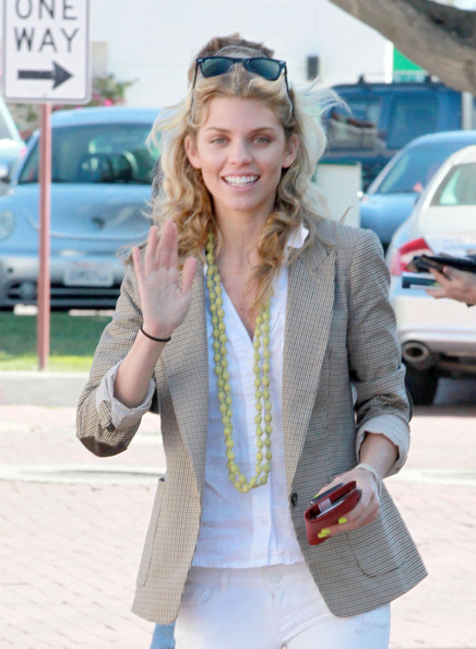 AnnaLynne+McCord+Attending+Preview+Malibu+1NyHBlVtQf8l[1]