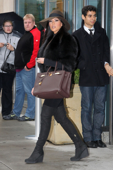 Kim+Kardashian+Handbags+u6yi40c4wM_l