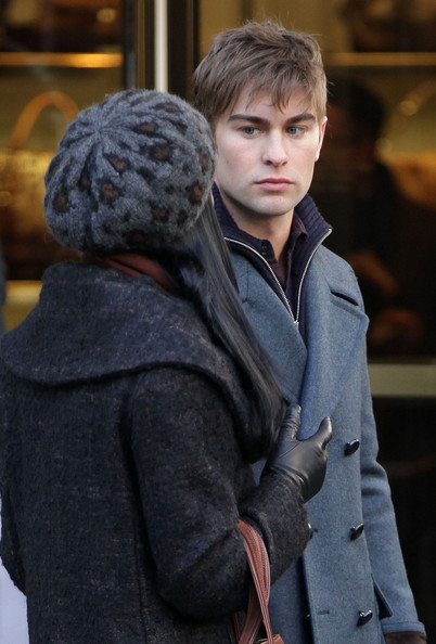 Chace+and+Tika+on+set+a9jgouxBsCBl