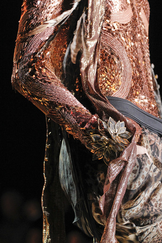 roberto_cavalli___detalles_113630520_320x480