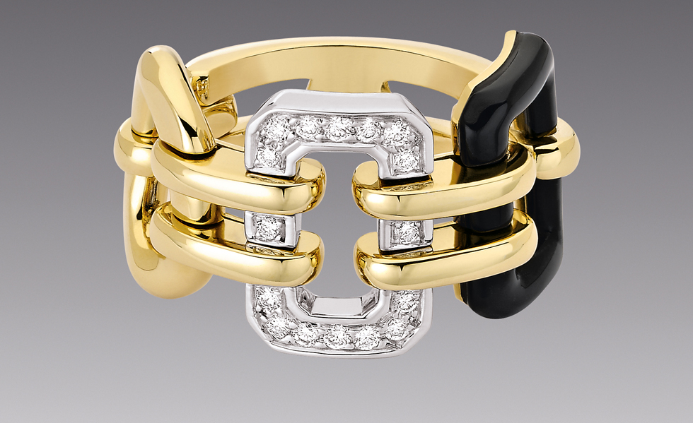 CHANEL-The-Premiere-ring-in-18kt-yellow-gold-and-onyx.-£4075