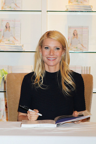 Gwyneth+Paltrow+Gwyneth+Paltrow+Book+Signing+Np-Q8PtrzSSl