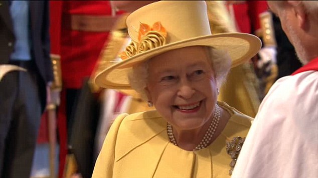 The Queen, yellow look.