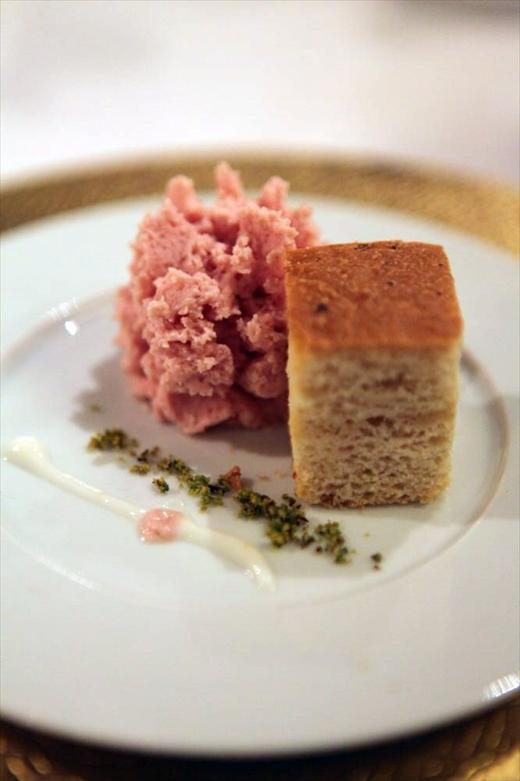 http://www.osteriafrancescana.it/