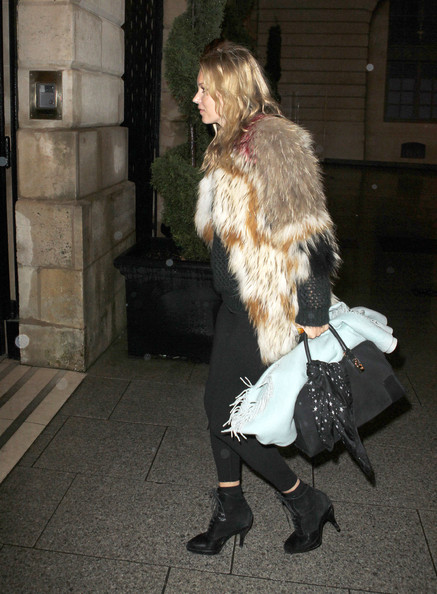 Kate Moss, Amazona bag Loewe