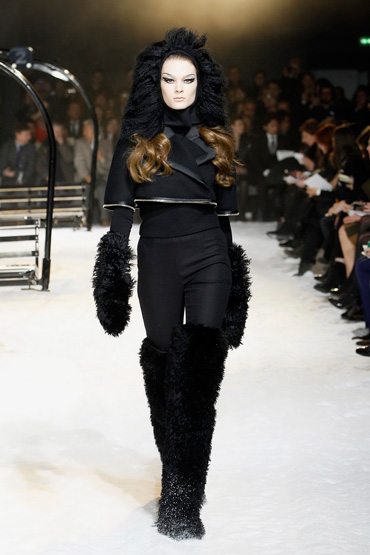 Moncler-Gamme-Rouge-Fall-Winter-2012.13-Womenswear-Collection-021