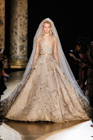 elie_saab_pasarela_532294361_320x480