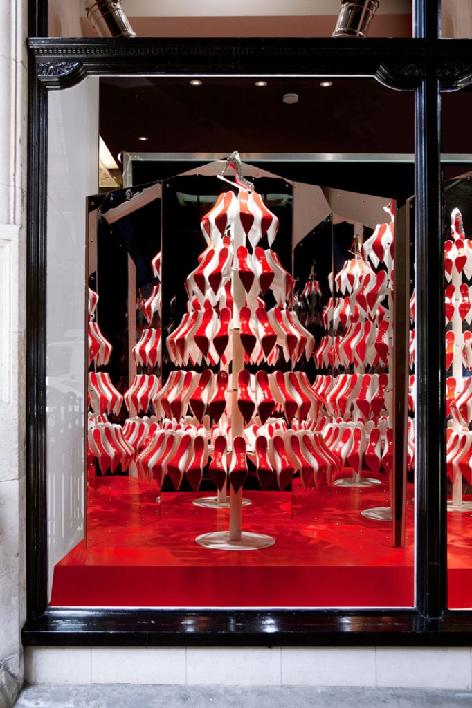 Christian-Louboutins-Christmas-tree-display