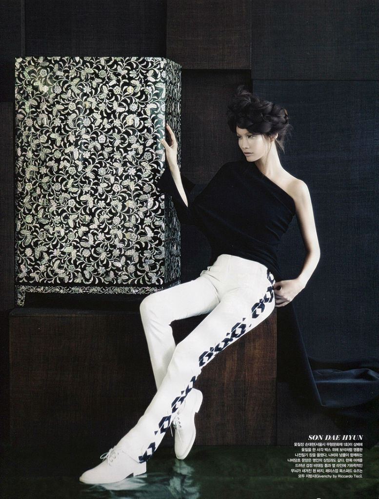 vogue-korea-august-2013-fashion-into-crafts-