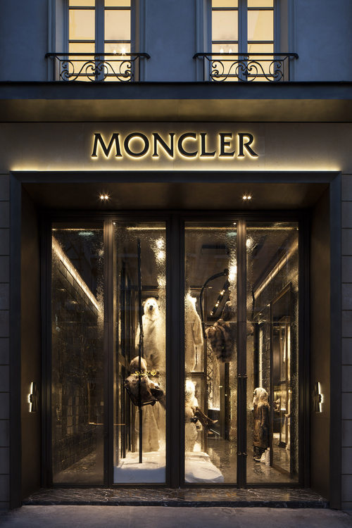 moncler puerto banus