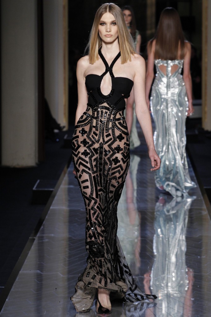atelier-versace-fall-2014-couture-27_180815739761