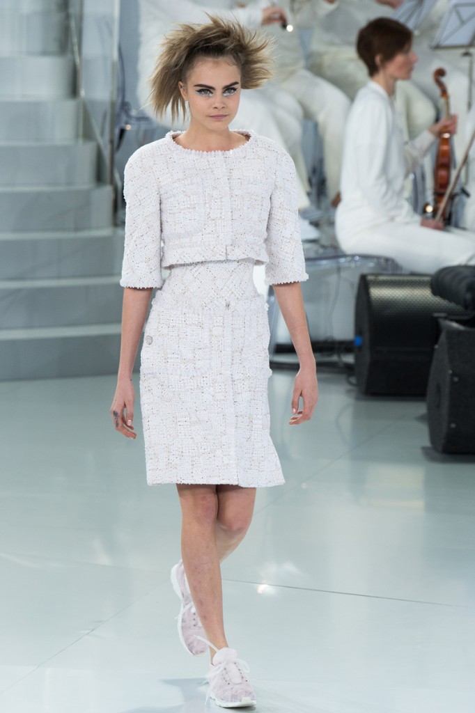 chanel-spring-2014-couture-01_104725234897
