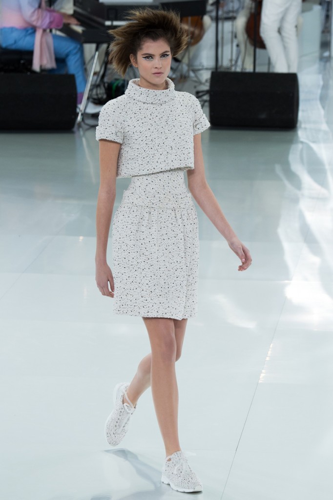 chanel-spring-2014-couture-09_104732637608