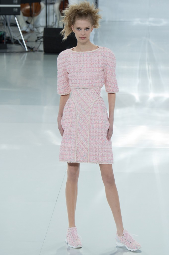 chanel-spring-2014-couture-15_104737423094