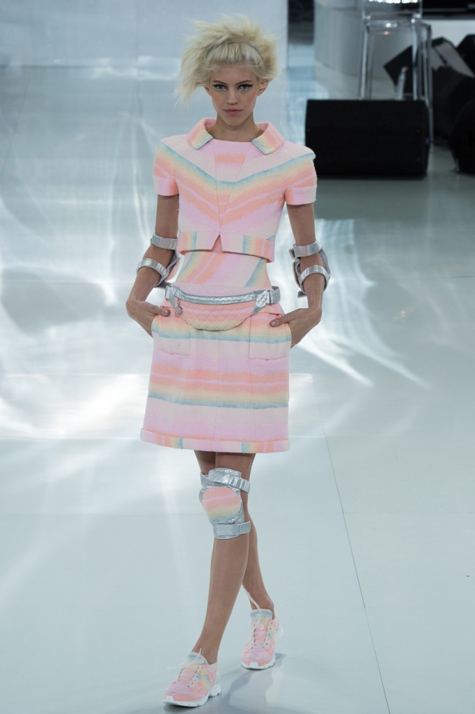 chanel-spring-2014-couture-16_104738643058