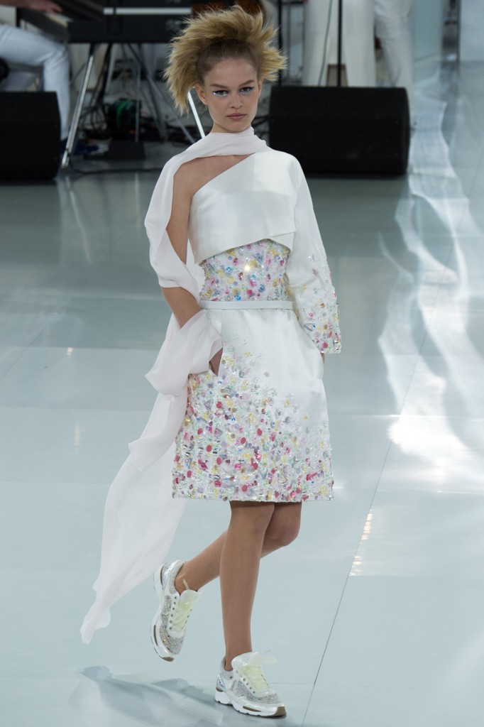 chanel-spring-2014-couture-37_104755398297