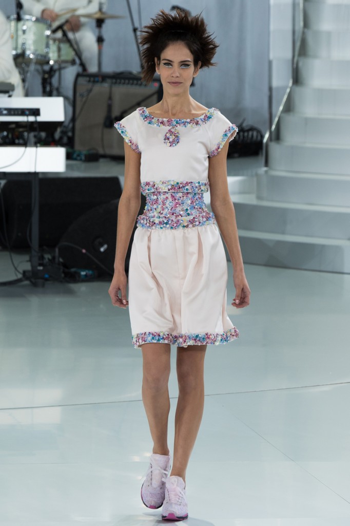 chanel-spring-2014-couture-38_104756191893