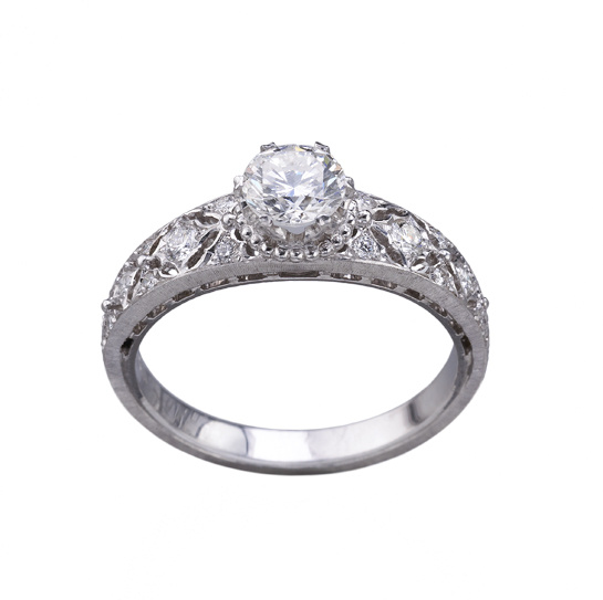 romanza__les_toutes_premi__res_bagues_de_fian__ailles_sign__es_buccellati_personnalisable_diamants_solitaires_639696088_north_545x.1