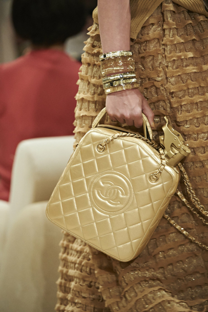 Chanel-Cruise-2015-Accessories-1-Bags-16