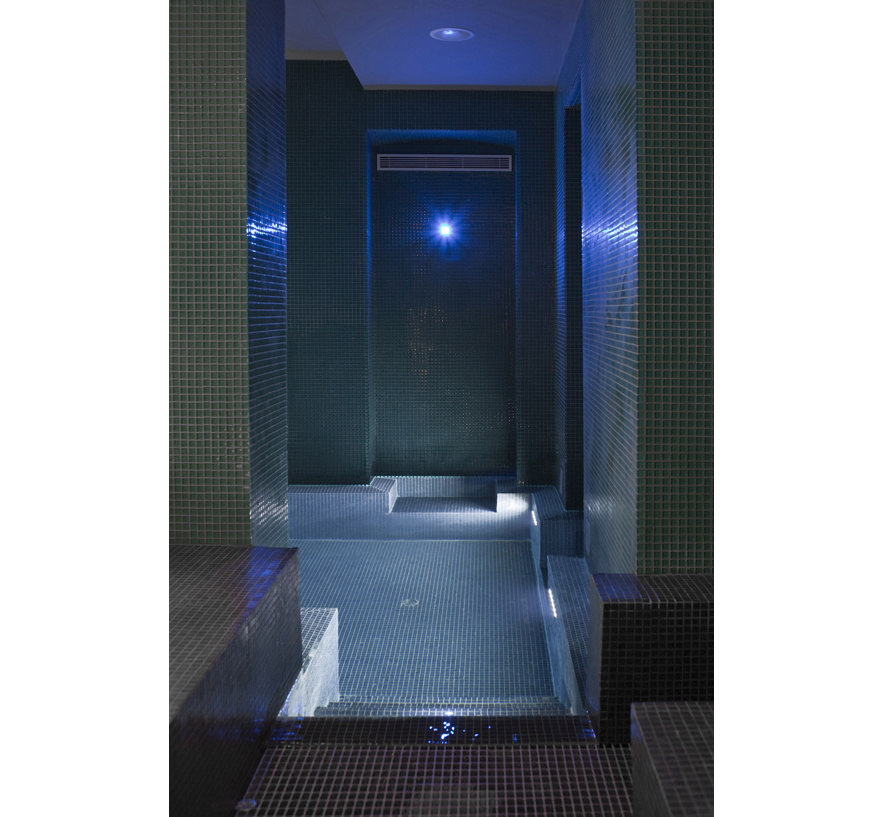 marseille_c__t___design_avec_le_spa_filorga_de_l_h__tel_c2_416237709_north_883x.1