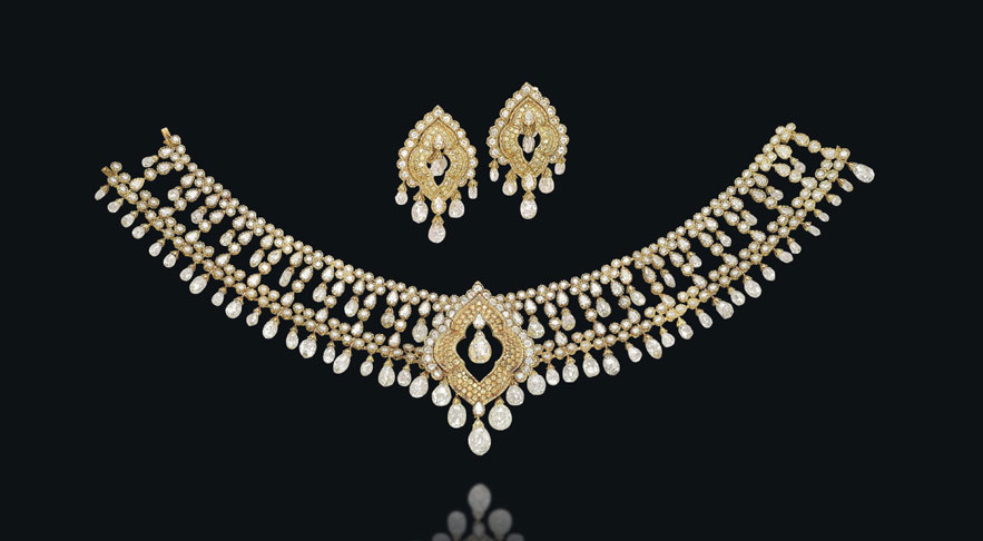 la_vente_des_bijoux_de_salimah_aga_khan_chez_christie_s__1995_88660574_north_883x.1