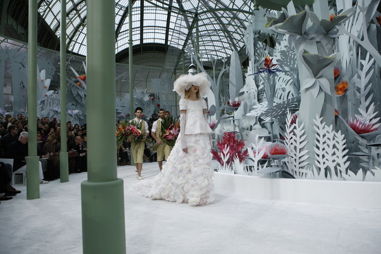 suzy_menkes_at_couture__day_three_1837.jpeg_north_554x_white