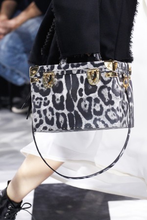 Louis-Vuitton-BlackWhite-Leopard-Print-Trunk-Bag-Fall-2016-300x450