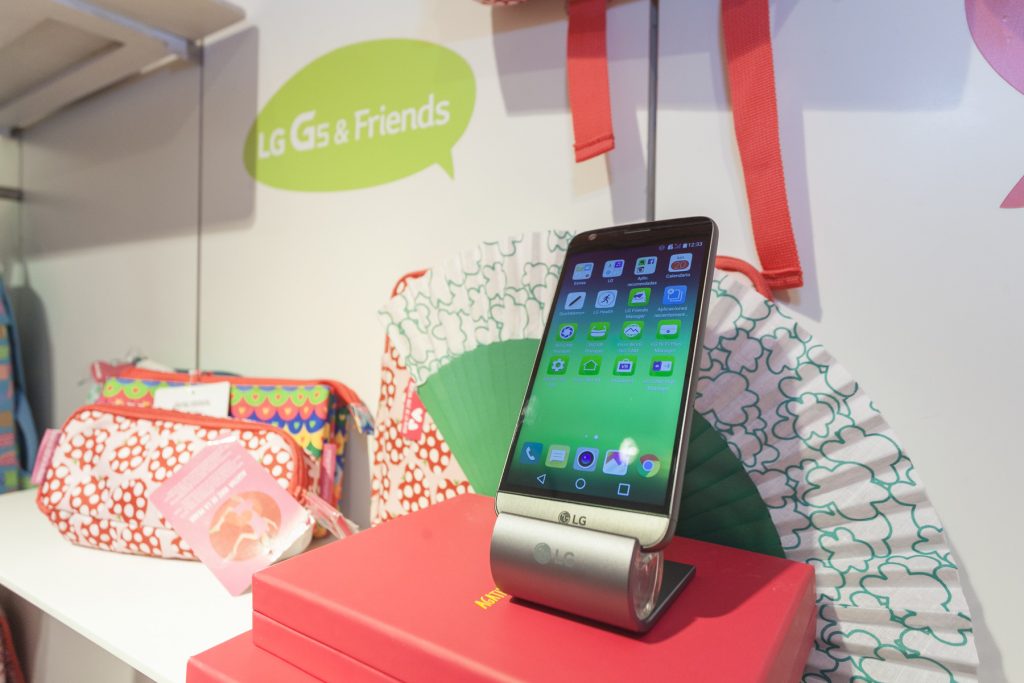 LG G5 & Friends Rosa con Agatha Ruiz de la Prada 